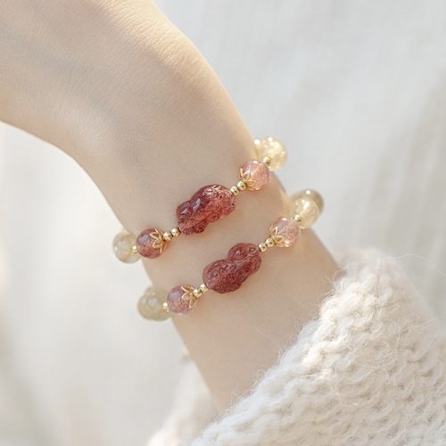 甜美豐盛 金髮晶綴草莓晶貔貅手鏈