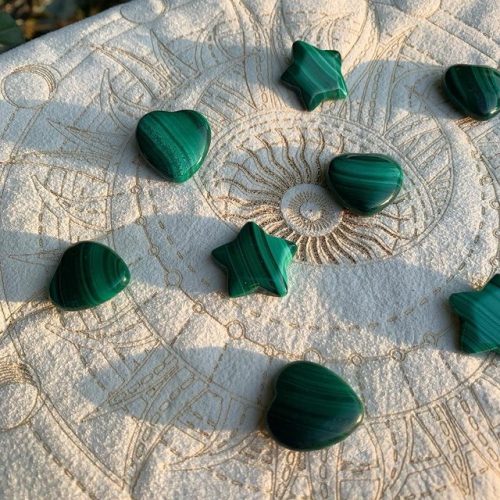 Alternative view of 孔雀石愛心