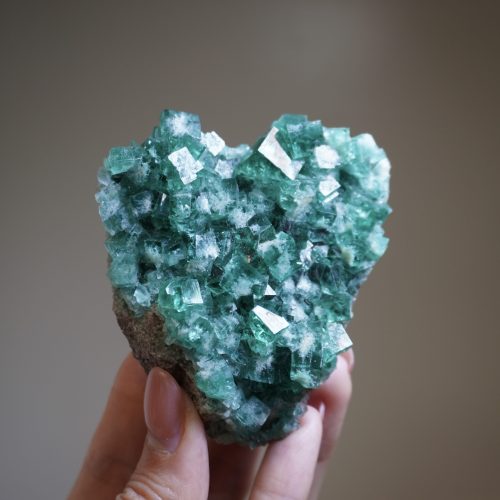 特殊收藏 愛心造型英國日光螢石